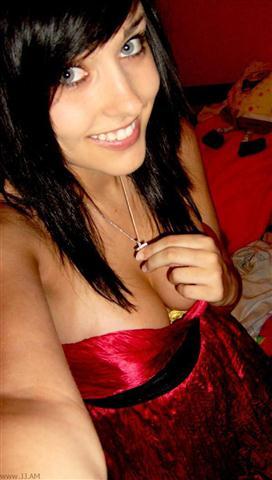 mujer la ni&ntilde;a del escote