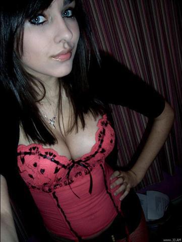 mujer la ni&ntilde;a del escote