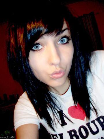 mujer la ni&ntilde;a del escote