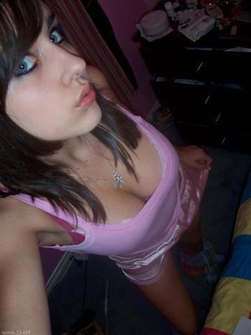 mujer la ni&ntilde;a del escote