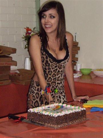 mujer la ni&ntilde;a del escote