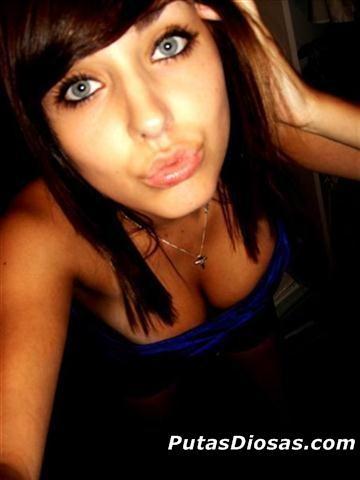 mujer la ni&ntilde;a del escote